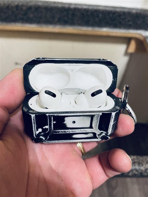 airpods pro cracking|airpod crackling when i move.